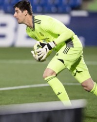  法甲公布赛季最佳阵容巴黎占四席  